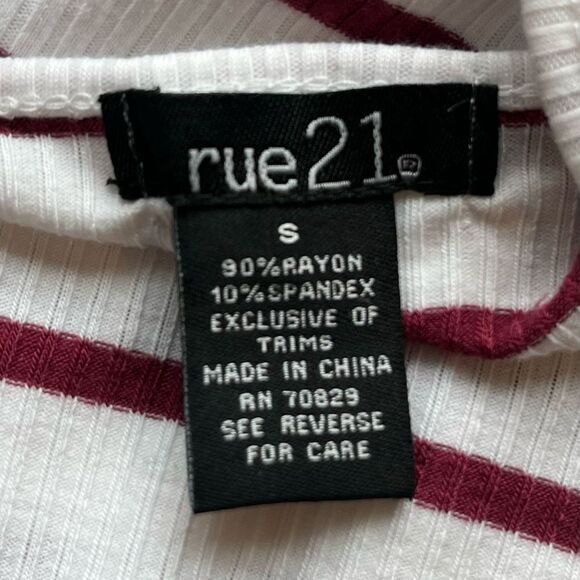 🔥4/$25 Rue 21 Junior’s Striped Tank Top Criss Cross Front White Burgundy Small - Picture 5 of 6